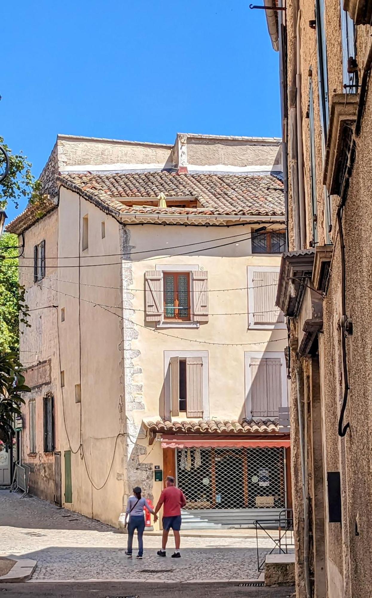 בווי-לה-בארוני La Terrasse D'Olea, Au Coeur Du Village מראה חיצוני תמונה